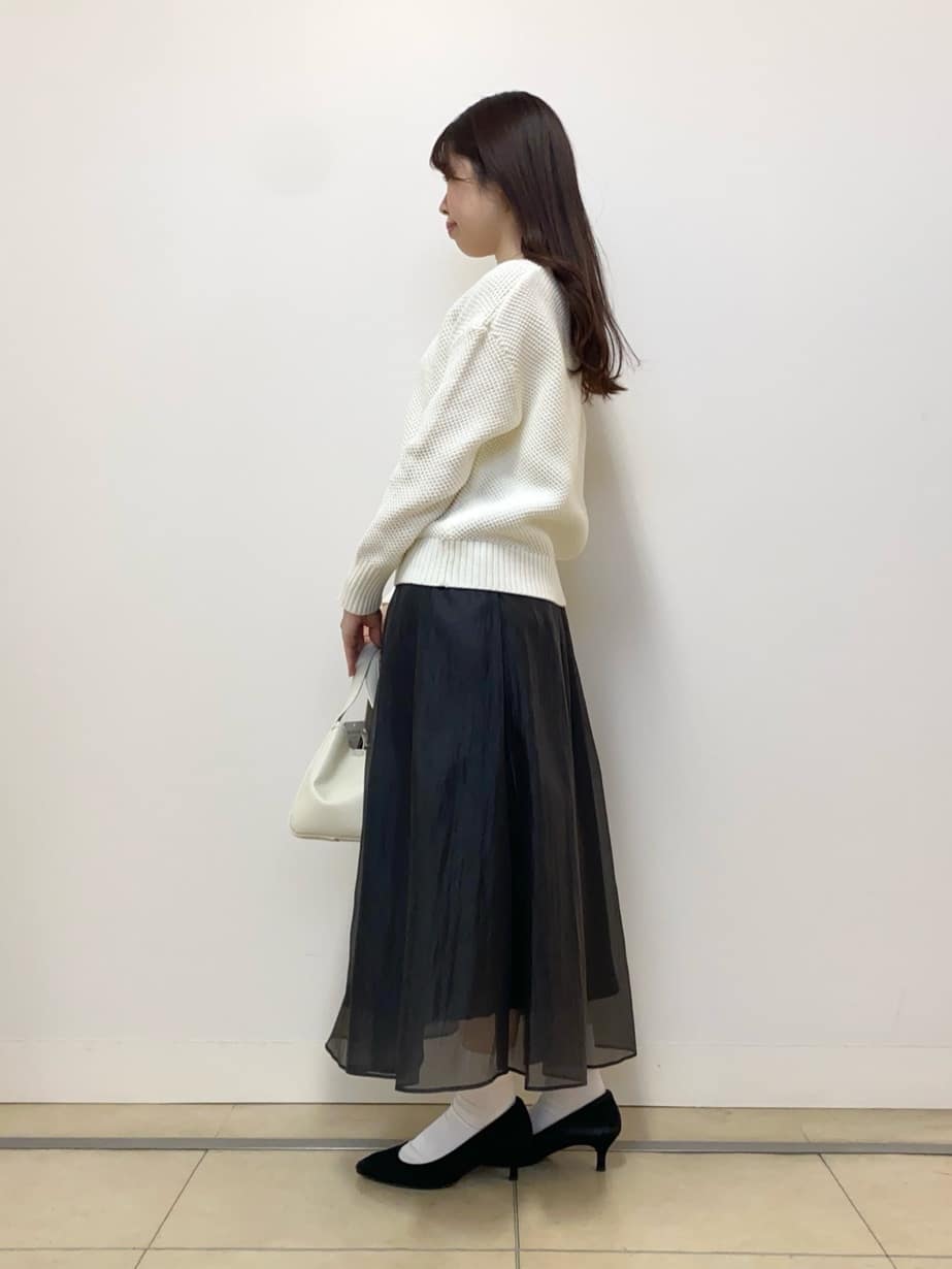 asamiさんの「UNTITLED｜◆【洗える/オンオフ使える】ファンシーヤーンVネックニット」を使ったコーディネート