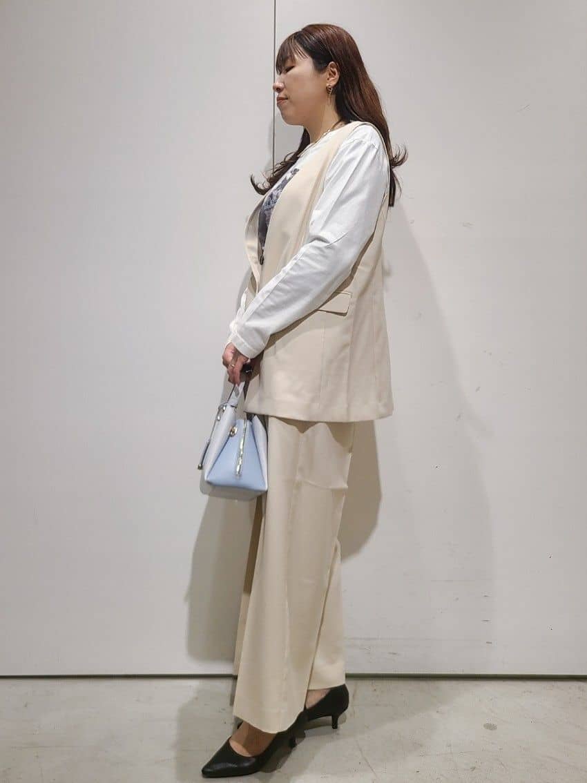 hmさんの「OPAQUE.CLIP｜◆フォトプリントロングTシャツ【洗濯機洗い可】」を使ったコーディネート