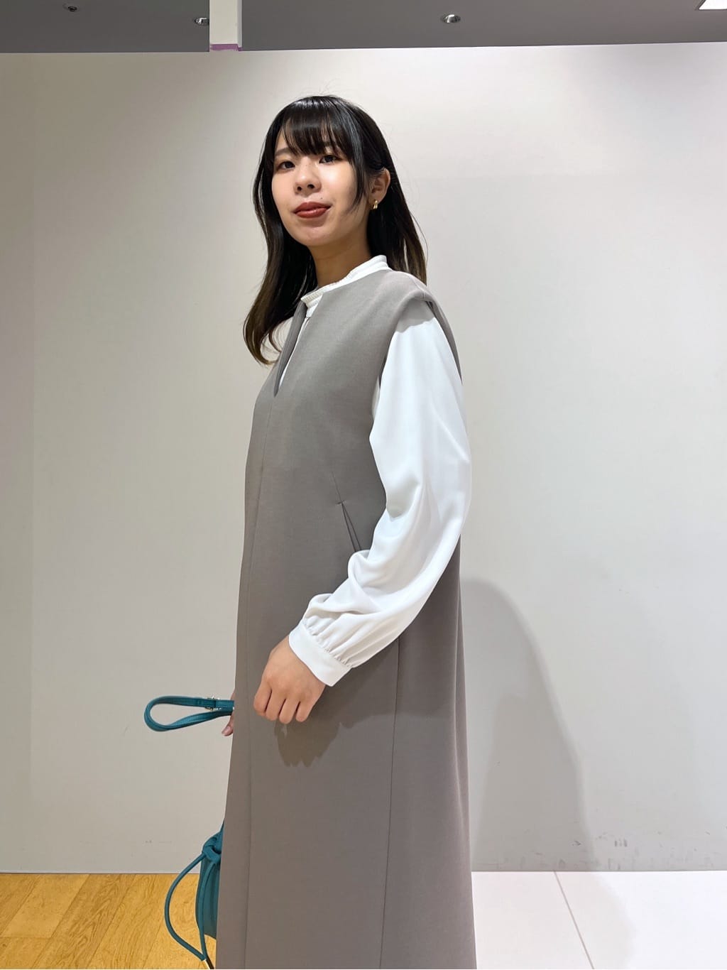 cotaniさんの「grove｜◆【マシンウォッシュ／防シワ】プリーツネックブラウス」を使ったコーディネート