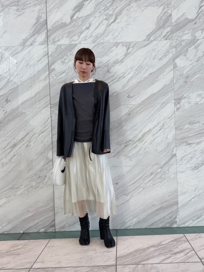 designer yukaさんの「CODE A｜shiny sheer pleated skirt」を使ったコーディネート
