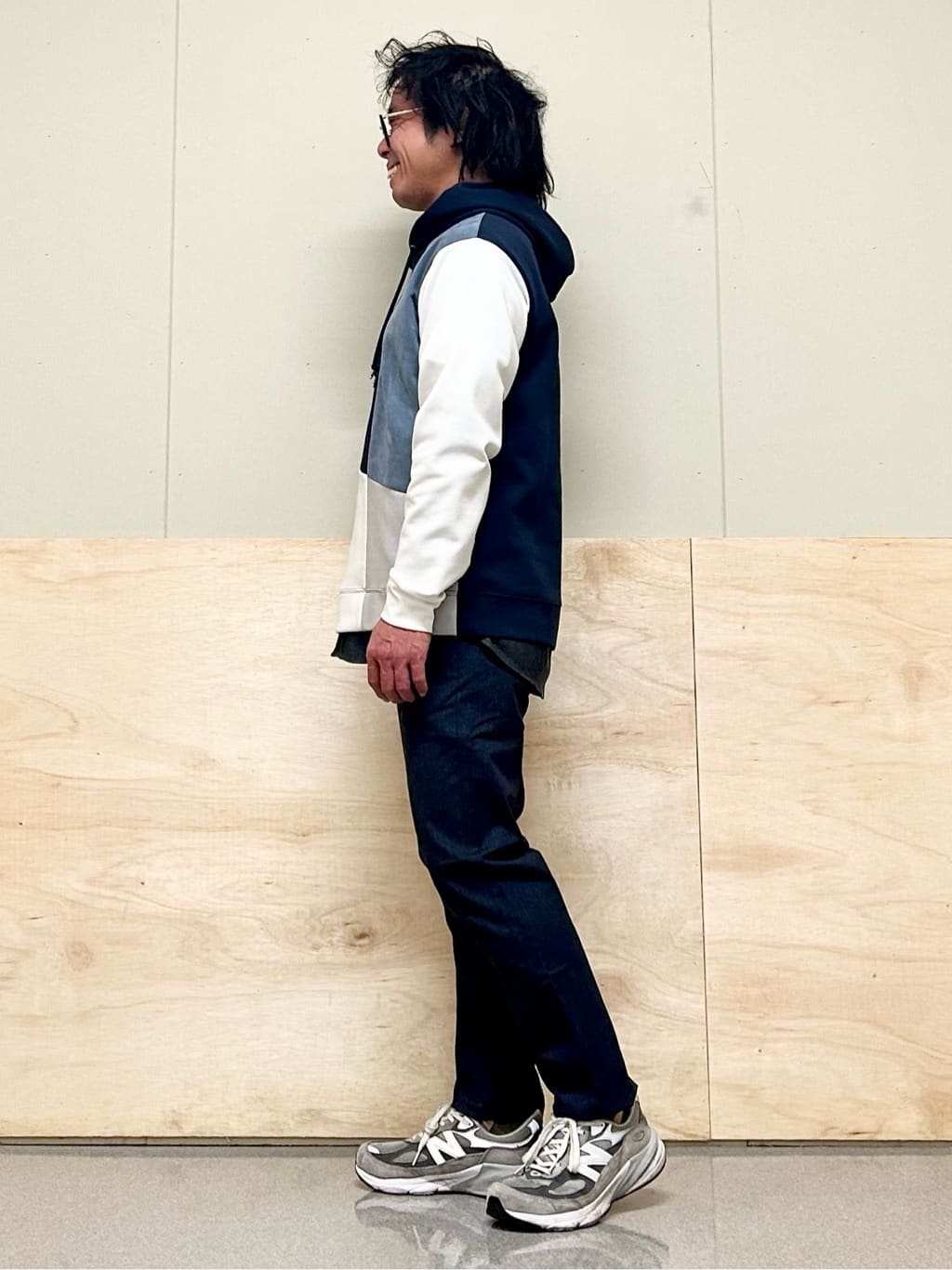 KENJI Iさんの「THE SHOP TK｜【オールシーズン穿ける！】7DAYSストレッチへリンボンパンツ　ON&hArr;OFF兼用」を使ったコーディネート