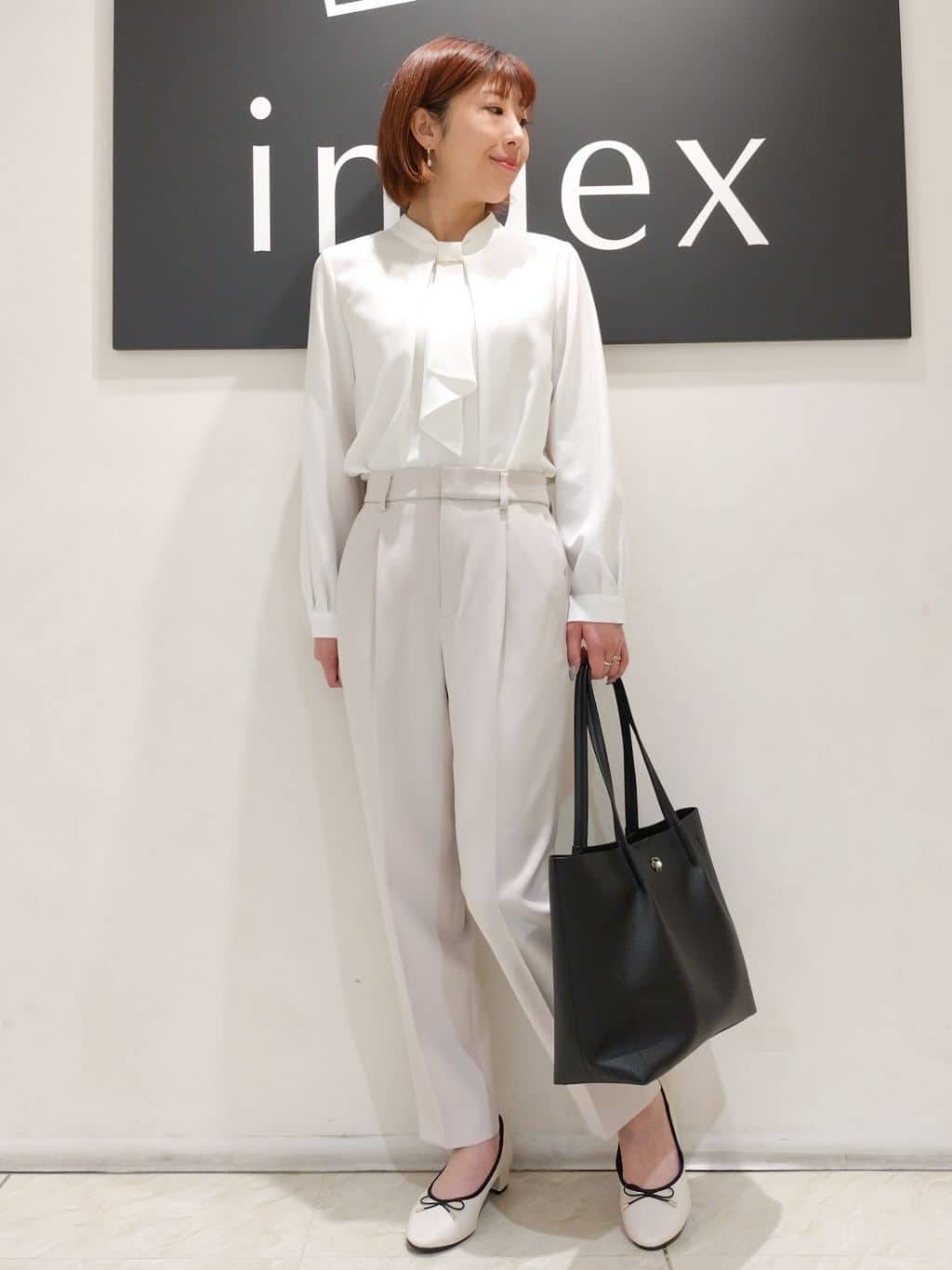 n.さんの「index｜◆《XS-LLsize》通勤対応／ボウタイブラウス／取り外しパーツ付き 【洗濯機洗い可／防シワ】」を使ったコーディネート