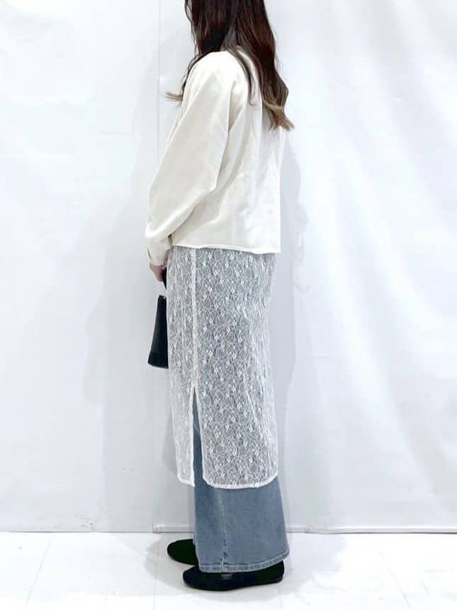 komaさんの「OPAQUE.CLIP｜◆カレッジロゴ スウェットプルオーバー」を使ったコーディネート