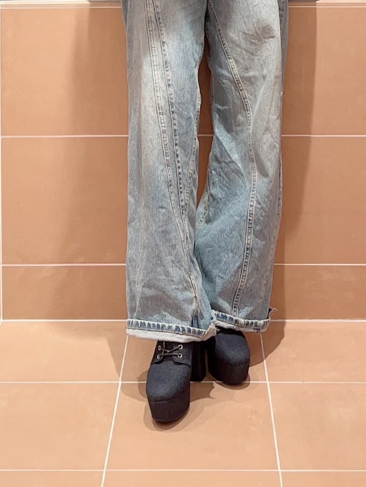 kaoriさんの「ESPERANZA｜【ラク盛り／ショートブーツ】リピーター続出／脚長美脚　厚底レースアップブーツ」を使ったコーディネート