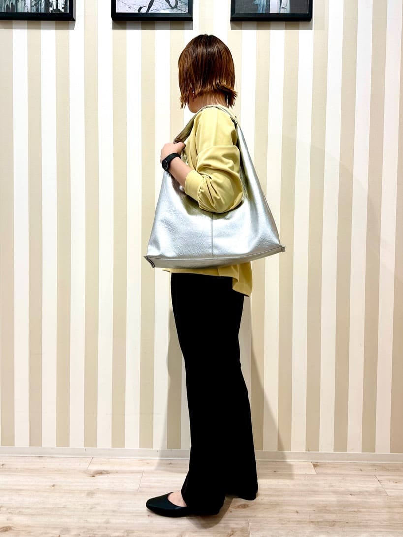 Hanさんの「SHOO･LA･RUE｜◆かかとやわらかローヒールパンプス」を使ったコーディネート