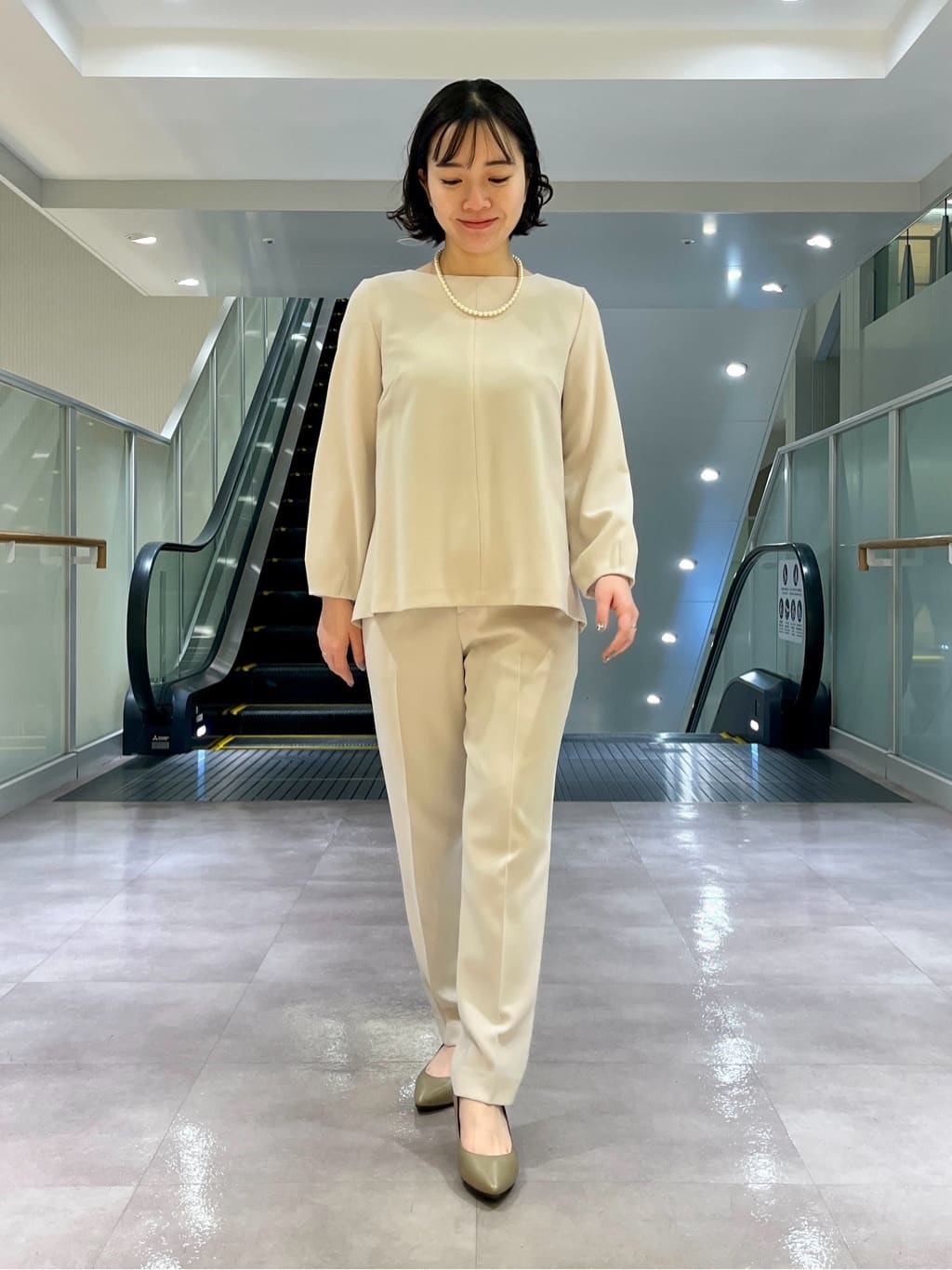 ちりんさんの「UNTITLED｜◆【セットアップ可能】ペプラムブラウス」を使ったコーディネート