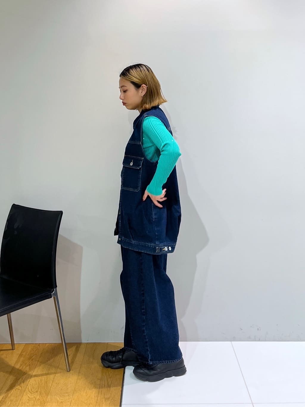 Harukaさんの「INDIVI｜ハイウエストカーブデニム」を使ったコーディネート
