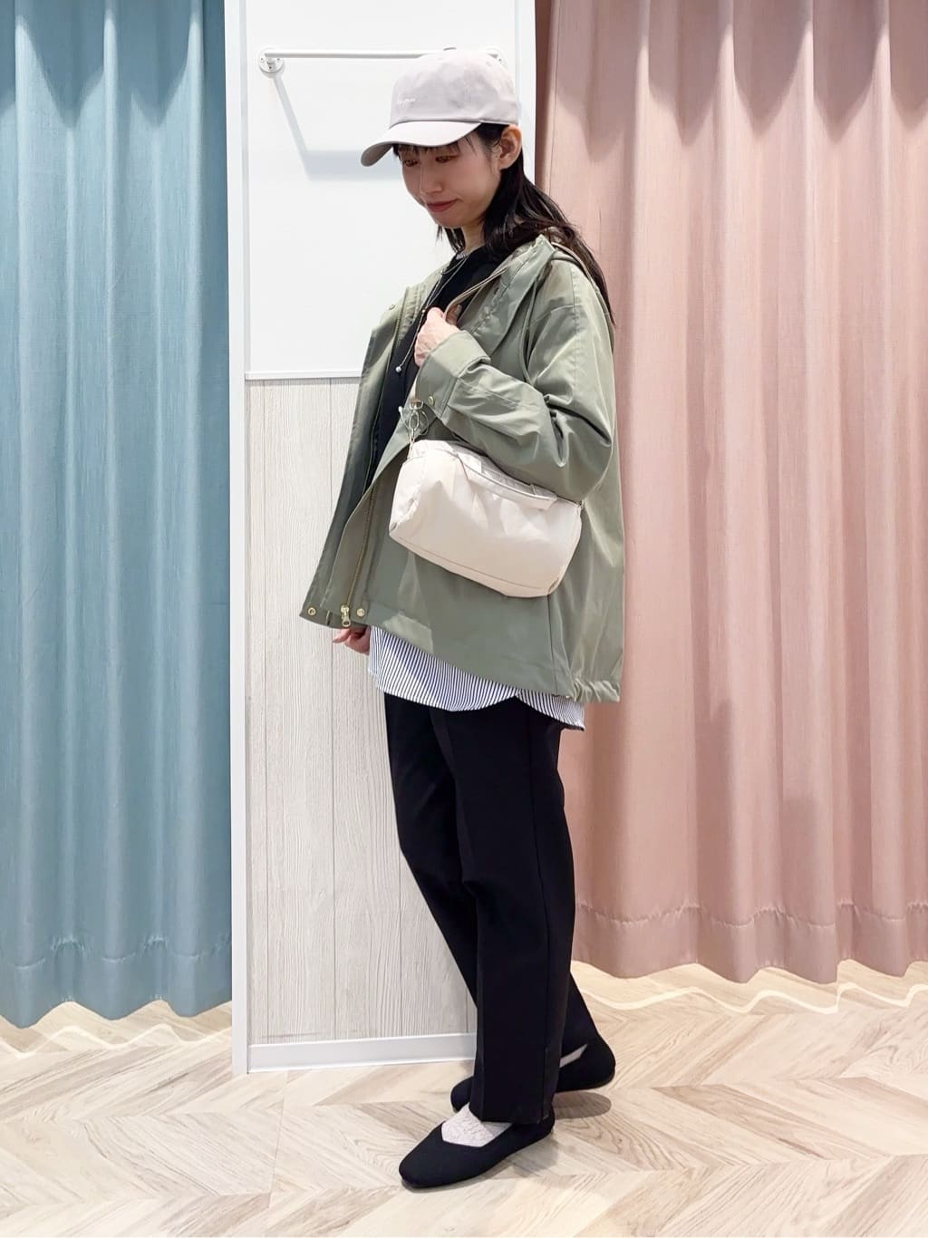 ゆうさんの「SHOO･LA･RUE｜◆【高レビュー/洗える/美脚シルエット】ソフトスティックパンツ」を使ったコーディネート