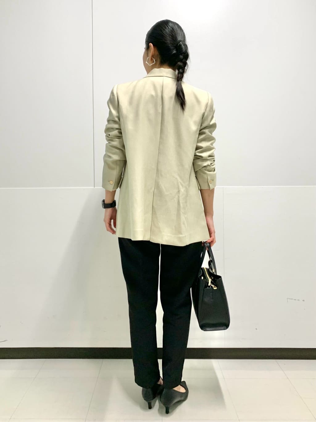 づっきーさんの「OPAQUE.CLIP｜◆金ボタンダブルテーラードジャケット【洗える】」を使ったコーディネート