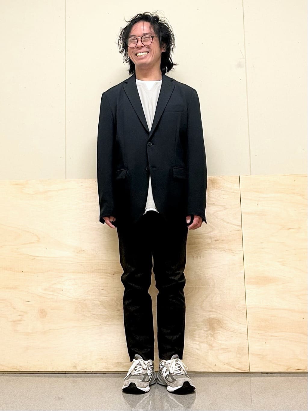 KENJI Iさんの「THE SHOP TK｜【オールシーズン穿ける！】7DAYSストレッチへリンボンパンツ　ON&hArr;OFF兼用」を使ったコーディネート