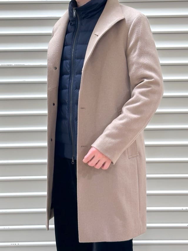 イッシーさんの「TAKEO KIKUCHI｜【ウールカシミヤブレンド】ビーバー調 スタンドカラー コート」を使ったコーディネート