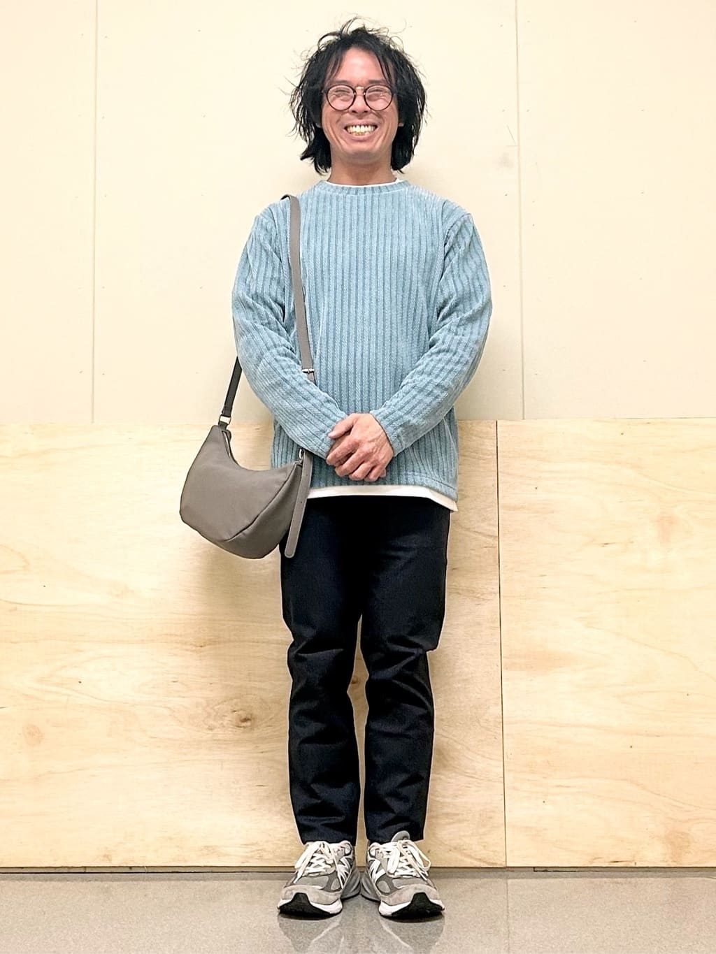 KENJI Iさんの「THE SHOP TK｜【オールシーズン穿ける！】7DAYSストレッチへリンボンパンツ　ON&hArr;OFF兼用」を使ったコーディネート