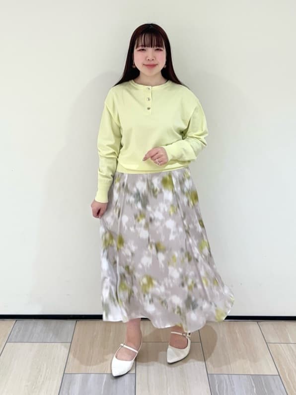 Mitsukiさんの「UNTITLED｜◆【後ろウエストゴム/花柄】ぼかしフラワー プリントスカート」を使ったコーディネート
