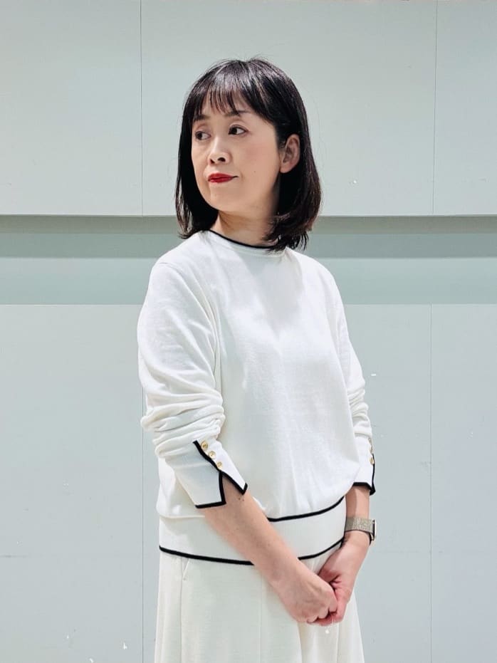 makiさんの「UNTITLED｜【手洗い／88cm正方形】エンブレムプリントスカーフ」を使ったコーディネート