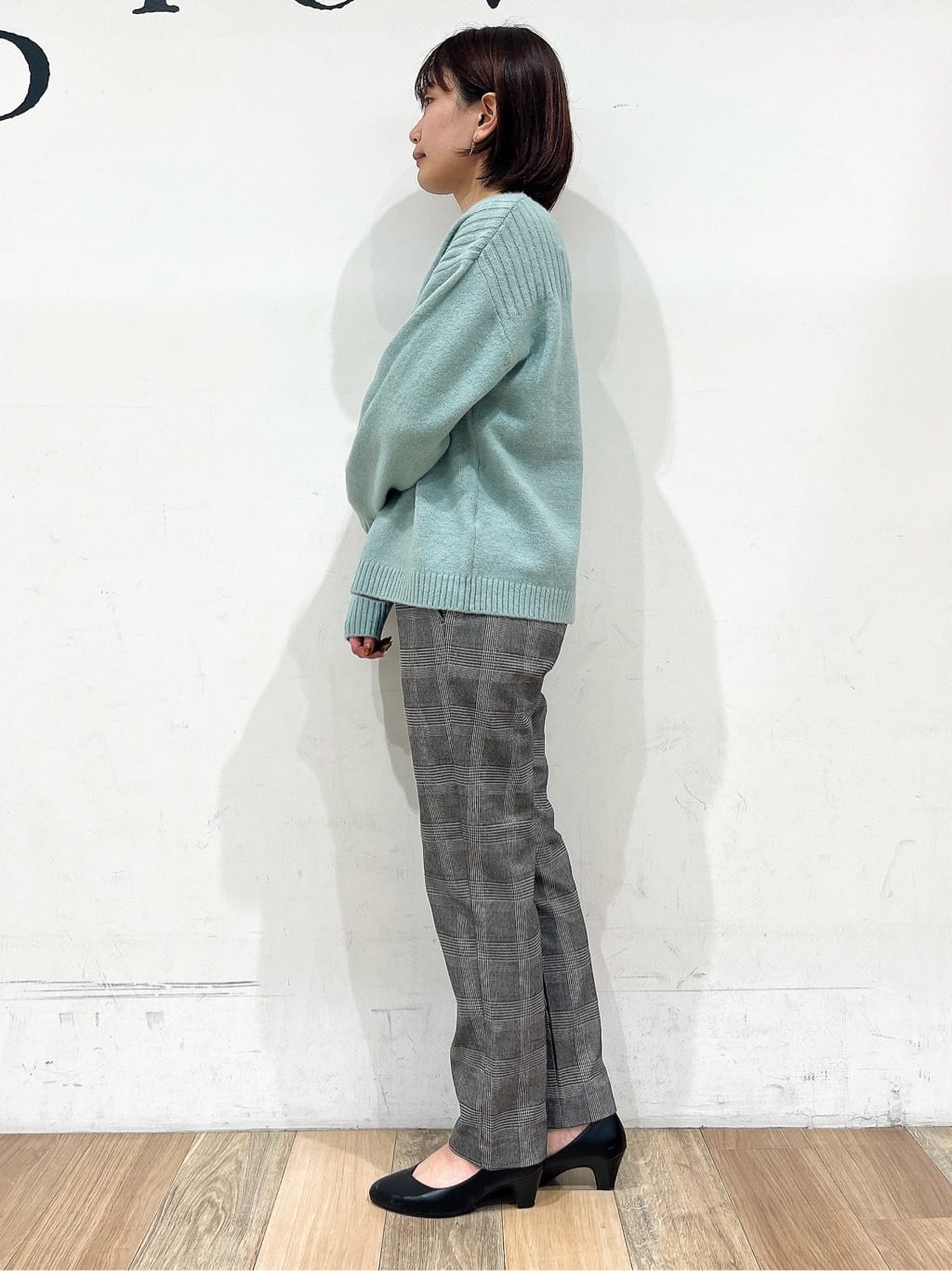 山さんさんの「grove｜【ふわっと心地よい足入れ】やわここち(R)Vカットパンプス」を使ったコーディネート
