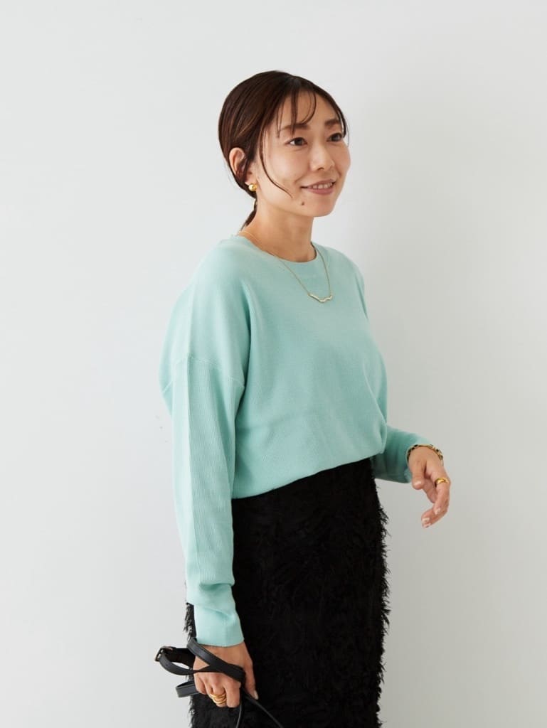 YUさんの「INDIVI｜◆【洗える】アシメデザイン ドルマンスリーブニット」を使ったコーディネート