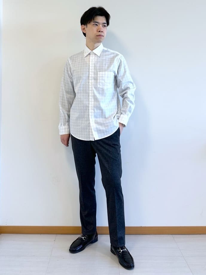 イッシーさんの「TAKEO KIKUCHI｜【ONOFF対応】TRダブルニット ストレッチパンツ」を使ったコーディネート