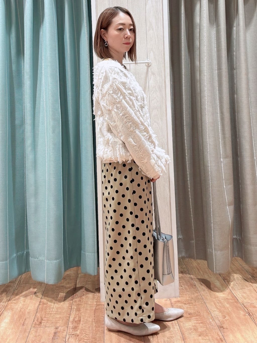 なみぞうさんの「SHOO･LA･RUE｜◆【S-LL】一枚で主役級。フリンジが目を惹くゆるニット」を使ったコーディネート