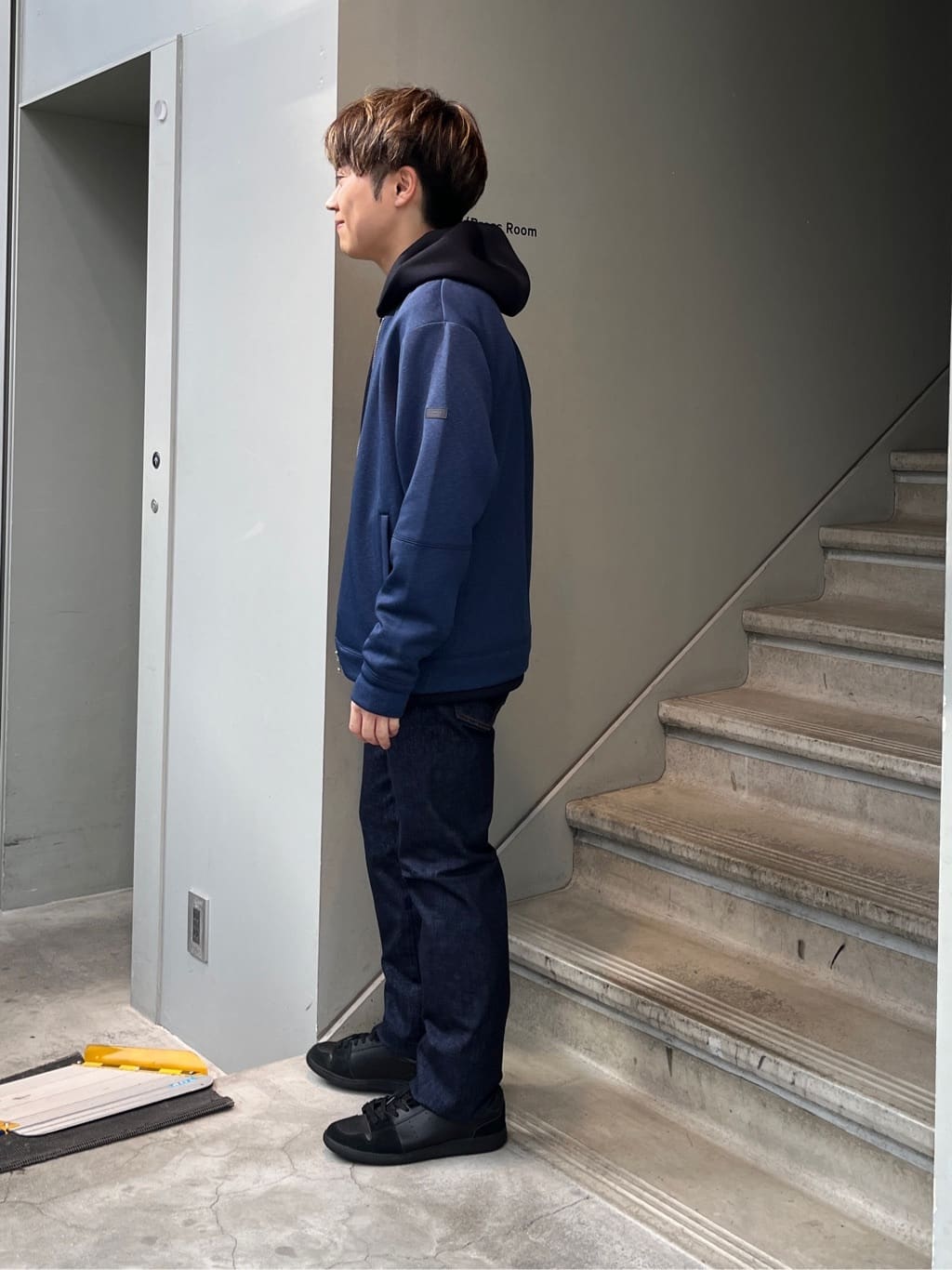 Namikiさんの「TAKEO KIKUCHI｜【モンスターストレッチ】日本製 ワンウォッシュ デニムパンツ」を使ったコーディネート