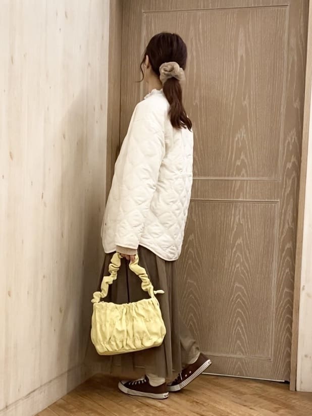 makuchanさんの「SHOO･LA･RUE｜◆【セレモニーからデイリーまで】女性らしさあふれる チュールスカート」を使ったコーディネート