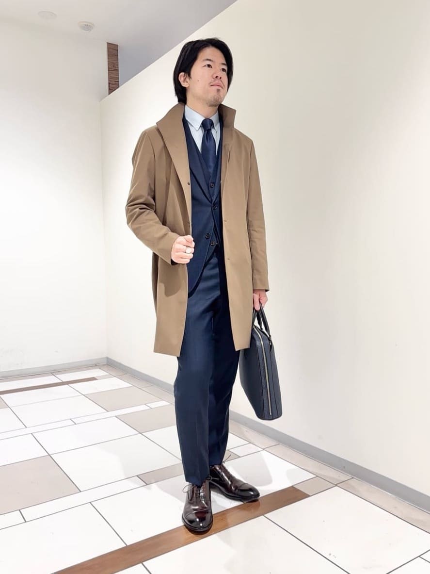 及川さんの「TAKEO KIKUCHI｜【Three by Three】シャイニーシャークピンヘッド スーツ/3ピース対応可」を使ったコーディネート