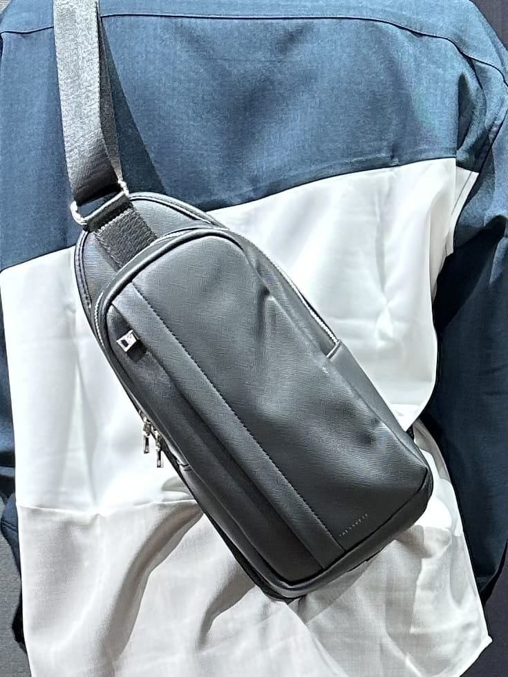 tomoyaさんの「THE SHOP TK｜◆ドライタッチ長袖シャツ」を使ったコーディネート