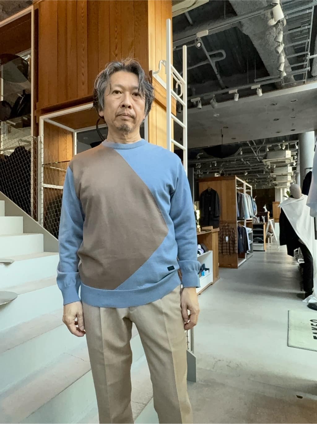 デザイナーTAKEman さんの「TAKEO KIKUCHI｜◆【便利なサイズ感】ドライビング　トートバッグ」を使ったコーディネート