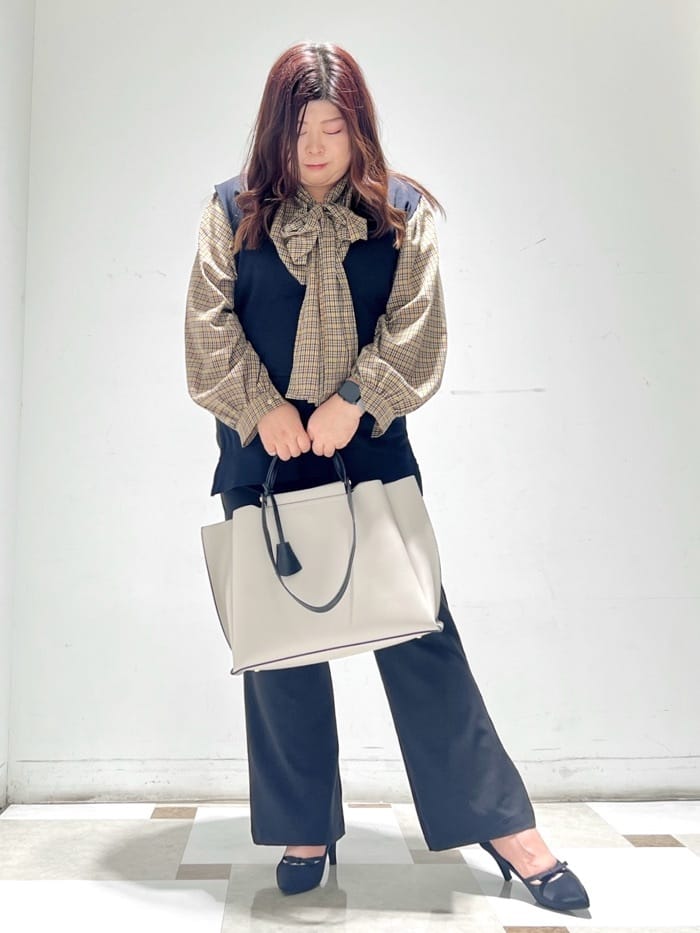 yumiさんの「ESPERANZA｜【大容量／通勤・通学にピッタリ】横型A4トートバッグ」を使ったコーディネート