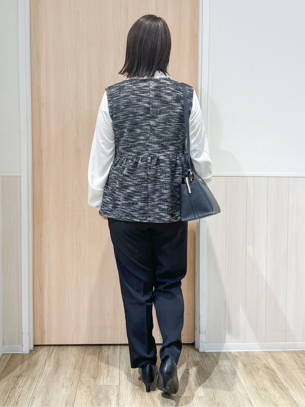 mimoさんの「SHOO･LA･RUE｜◆【S-3L/洗える/セレモニー】さらり軽やか フリルスタンドカラーブラウス」を使ったコーディネート