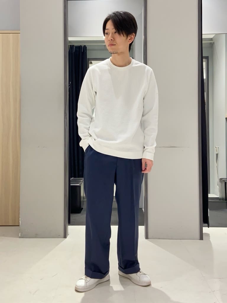 わいずみさんの「TAKEO KIKUCHI｜【多機能・軽量】シャドーライン リュック」を使ったコーディネート