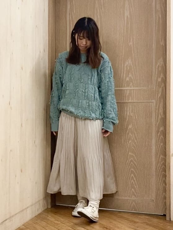 makuchanさんの「SHOO･LA･RUE｜◆【S-LL】一枚で主役級。フリンジが目を惹くゆるニット」を使ったコーディネート