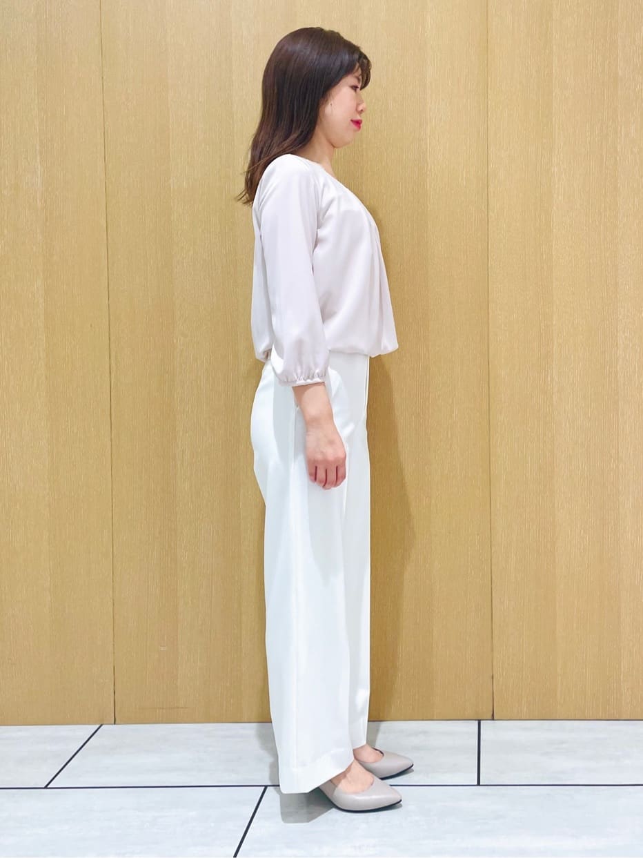 CHISATOさんの「UNTITLED｜◆【後ろウエストゴム/きれいめ】ストレッチ ワイドパンツ」を使ったコーディネート