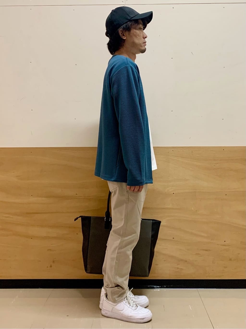 MATUさんの「THE SHOP TK｜【オールシーズン穿ける！】7DAYSストレッチへリンボンパンツ　ON&hArr;OFF兼用」を使ったコーディネート