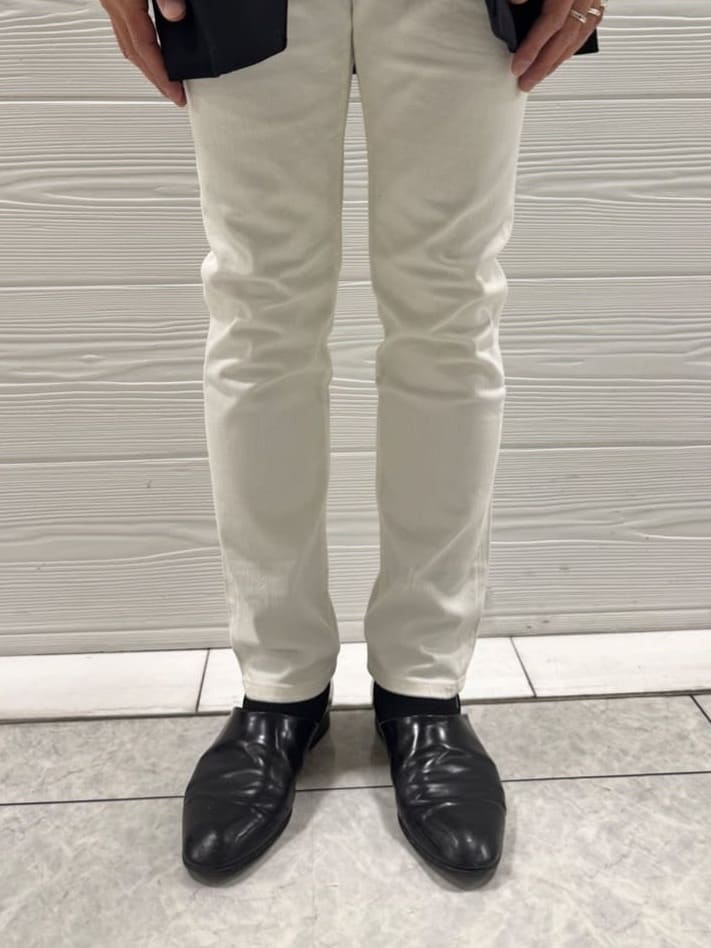 井出恭輔さんの「TAKEO KIKUCHI｜【Sサイズ～】ストレッチ デニム パンツ」を使ったコーディネート