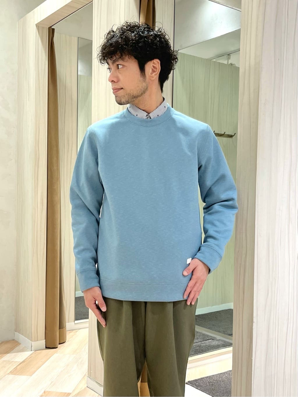 URAさんの「TAKEO KIKUCHI｜ハットモチーフ ジャカード ストライプ シャツ」を使ったコーディネート