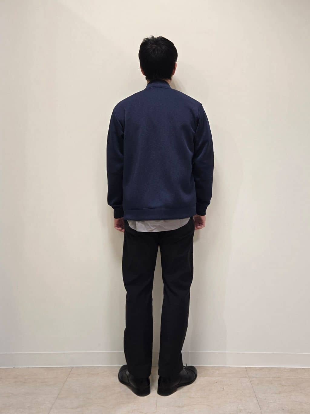 白木駆さんの「TAKEO KIKUCHI｜【Made in JAPAN】播州織 ストレッチ パンツ」を使ったコーディネート