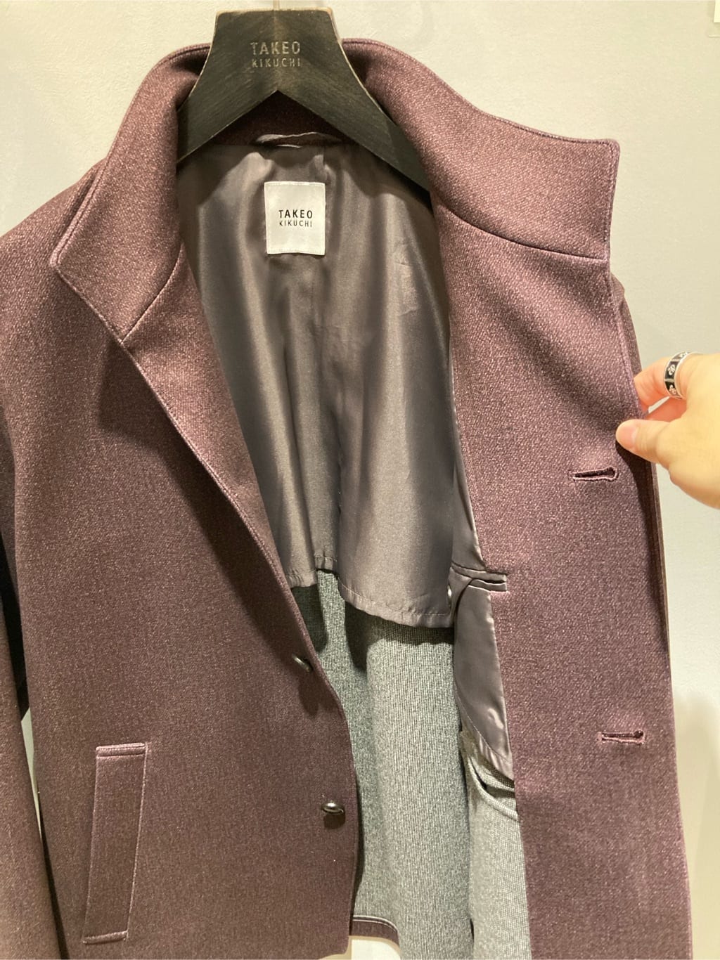 シュンさんの「TAKEO KIKUCHI｜【DOWN FABRIC】ダウンファブリック スタンドカラーブルゾン」を使ったコーディネート