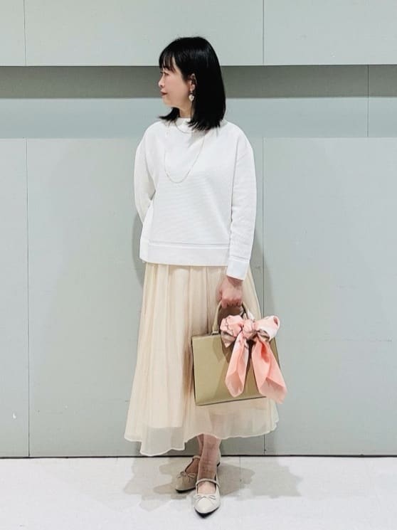 makiさんの「UNTITLED｜【手洗い／88cm正方形】バイカラーハーネススカーフ」を使ったコーディネート