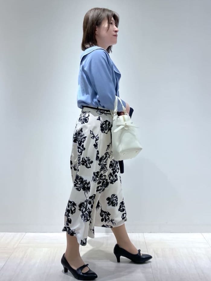 関根さんの「Reflect｜◆ラッフルフリルプルオーバーニット」を使ったコーディネート