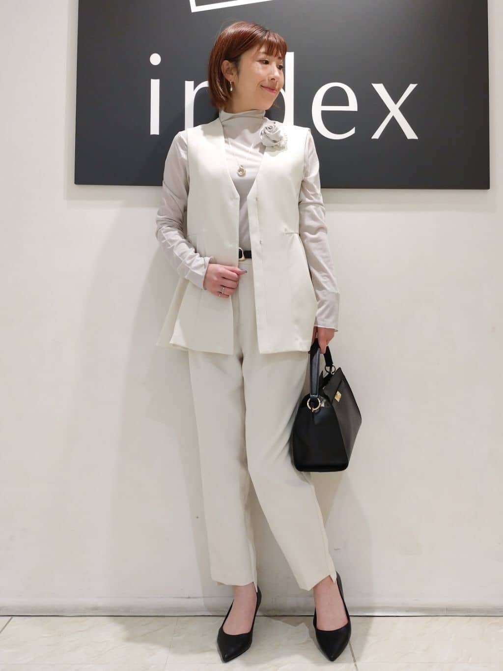 n.さんの「index｜◆【抗菌防臭加工／低反発クッション】名品　ポインテッドトゥパンプス」を使ったコーディネート