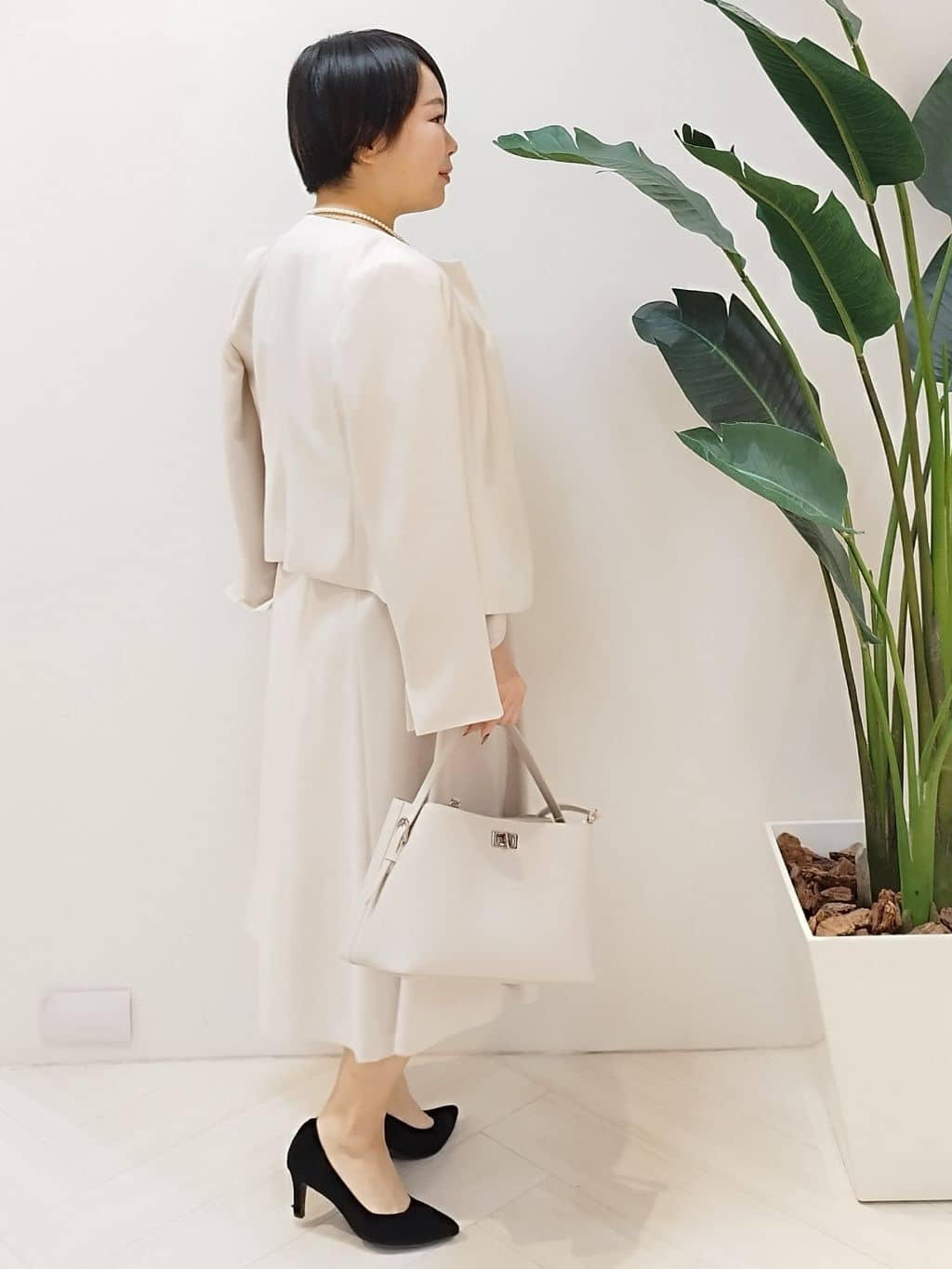 s u g iさんの「UNTITLED｜【セレモニー】パール調フリークリップネックレス」を使ったコーディネート