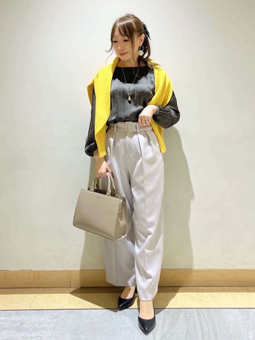 sattoさんの「UNTITLED｜◆ベルト付き2タックパンツ」を使ったコーディネート