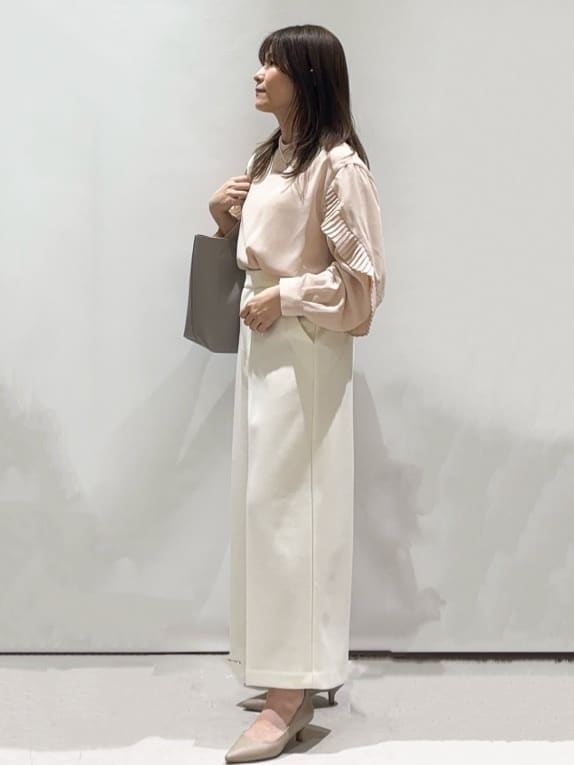 まみさんの「OPAQUE.CLIP｜◆《美人百花掲載》プリーツフリルスリーブブラウス【洗濯機洗い可】」を使ったコーディネート