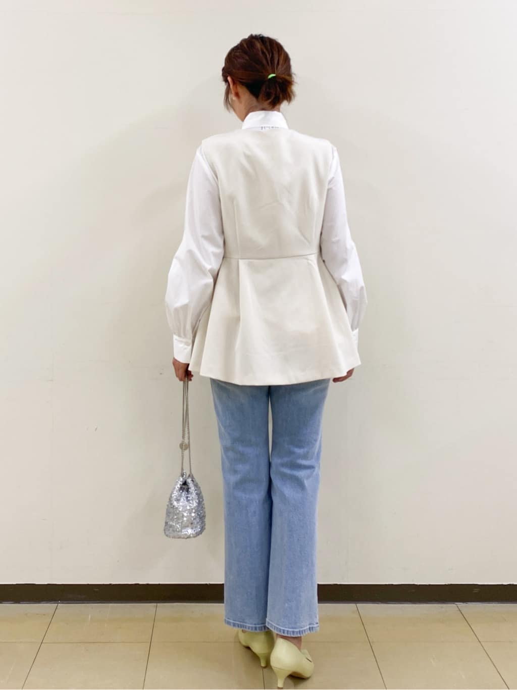 miさんの「index｜◆【抗菌防臭加工／低反発クッション】名品　ポインテッドトゥパンプス」を使ったコーディネート