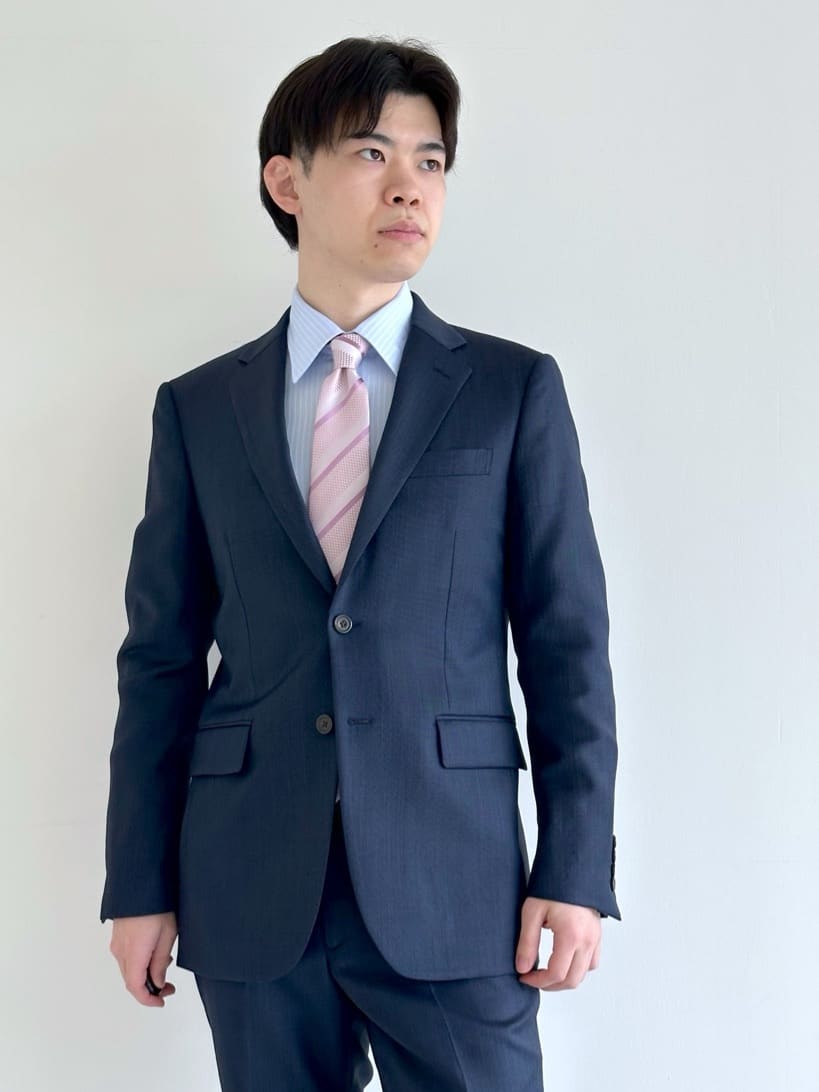 イッシーさんの「TAKEO KIKUCHI｜【Three by Three】シャイニーシャークピンヘッド スーツ/3ピース対応可」を使ったコーディネート