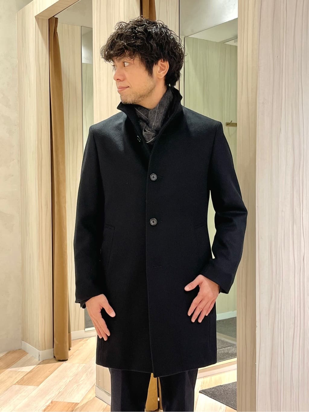 URAさんの「TAKEO KIKUCHI｜【ウールカシミヤブレンド】ビーバー調 スタンドカラー コート」を使ったコーディネート