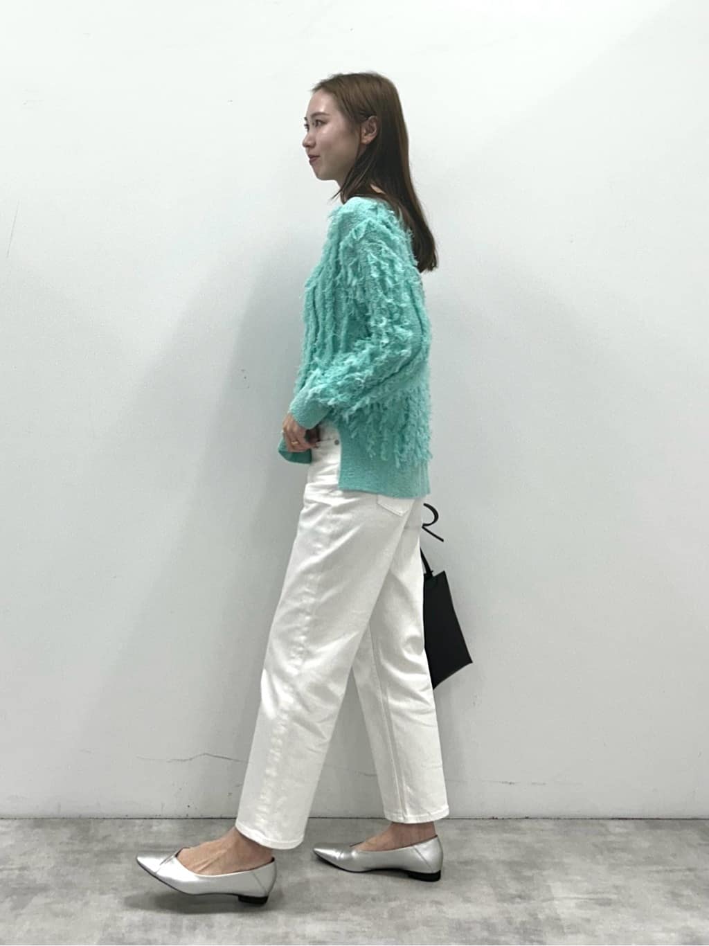 mitsukiさんの「INDIVI｜【褒められデニム】スリムストレート デニムパンツ」を使ったコーディネート