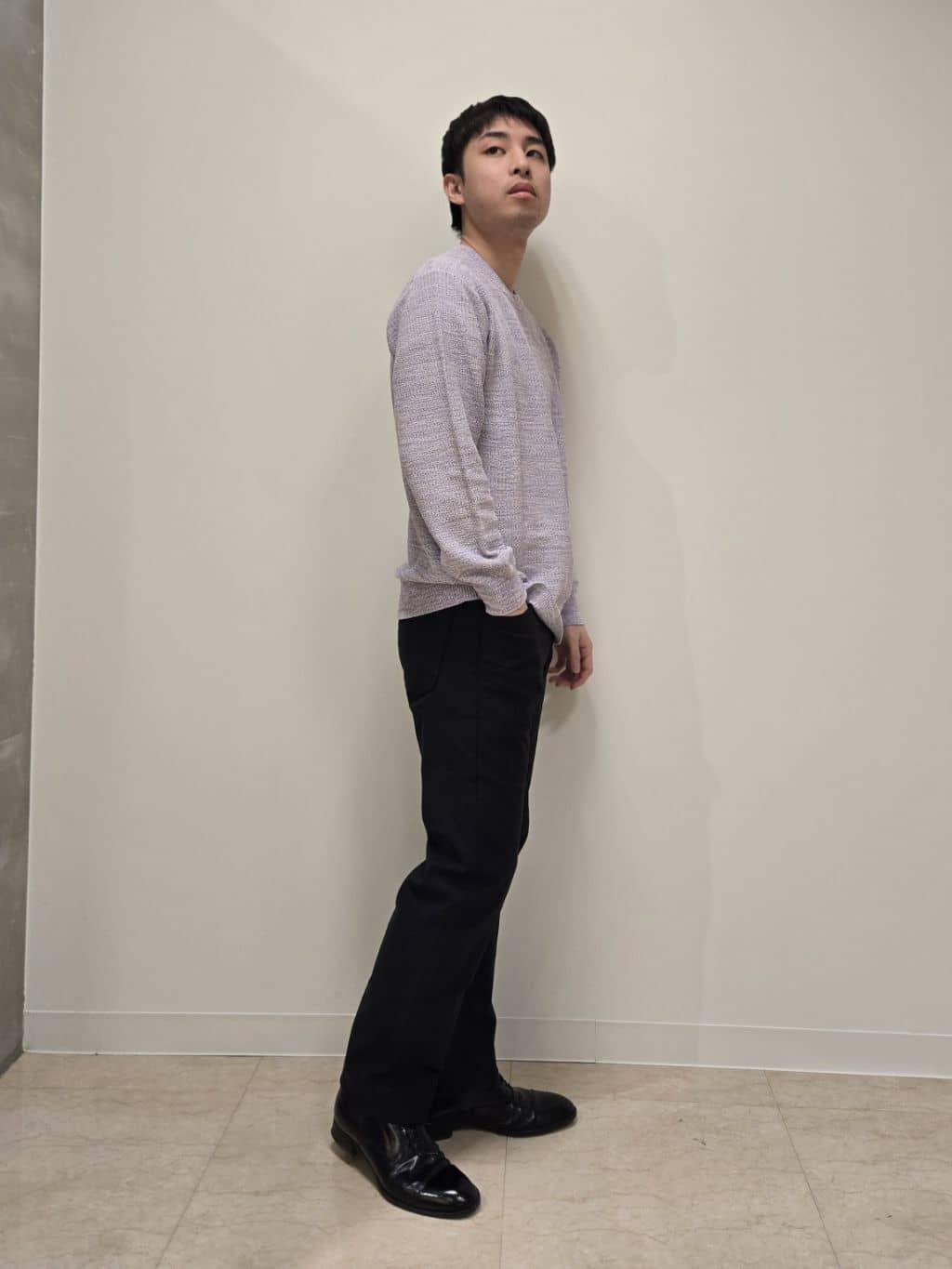白木駆さんの「TAKEO KIKUCHI｜【Made in JAPAN】播州織 ストレッチ パンツ」を使ったコーディネート
