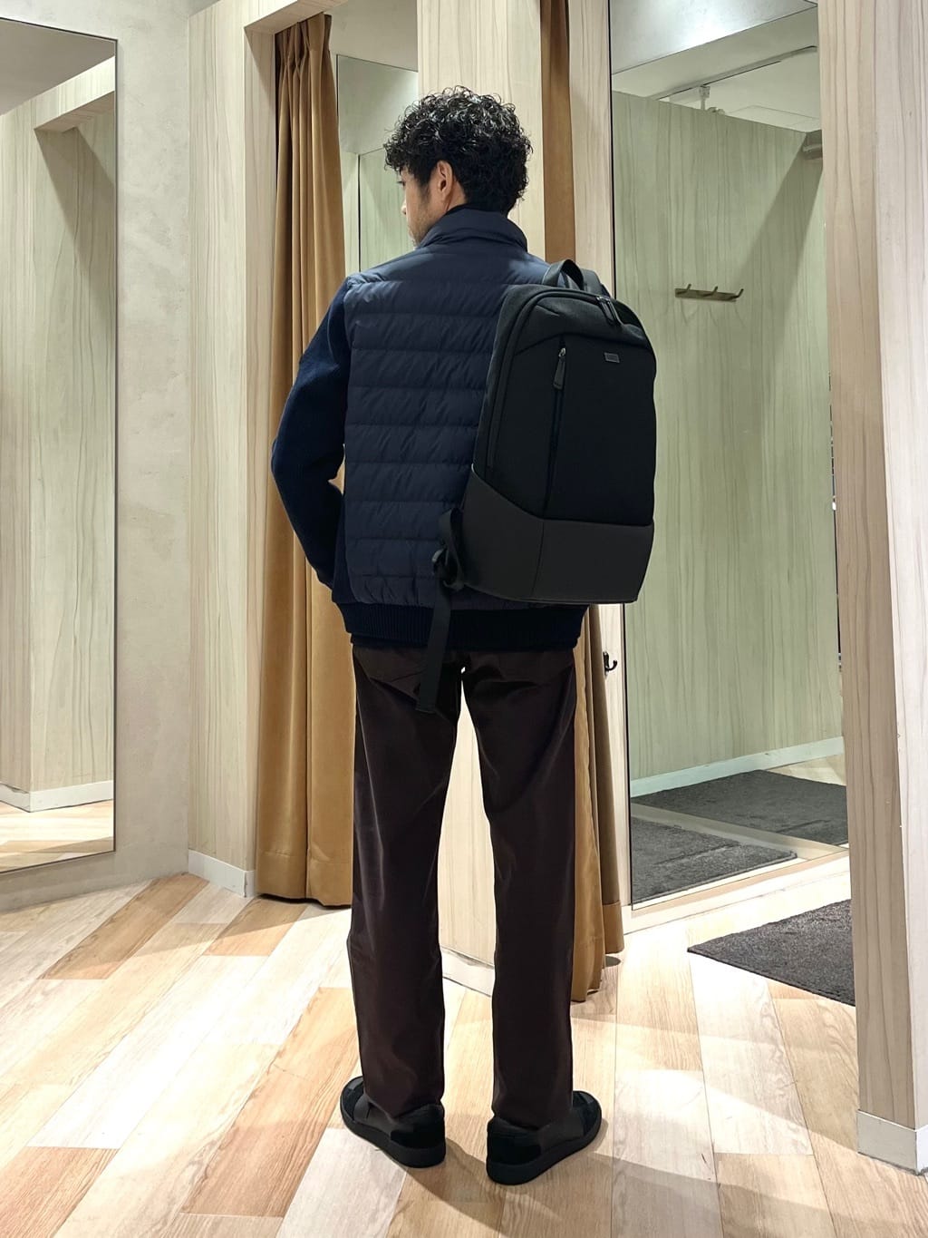 URAさんの「TAKEO KIKUCHI｜【Made in JAPAN】播州織 ストレッチ パンツ」を使ったコーディネート