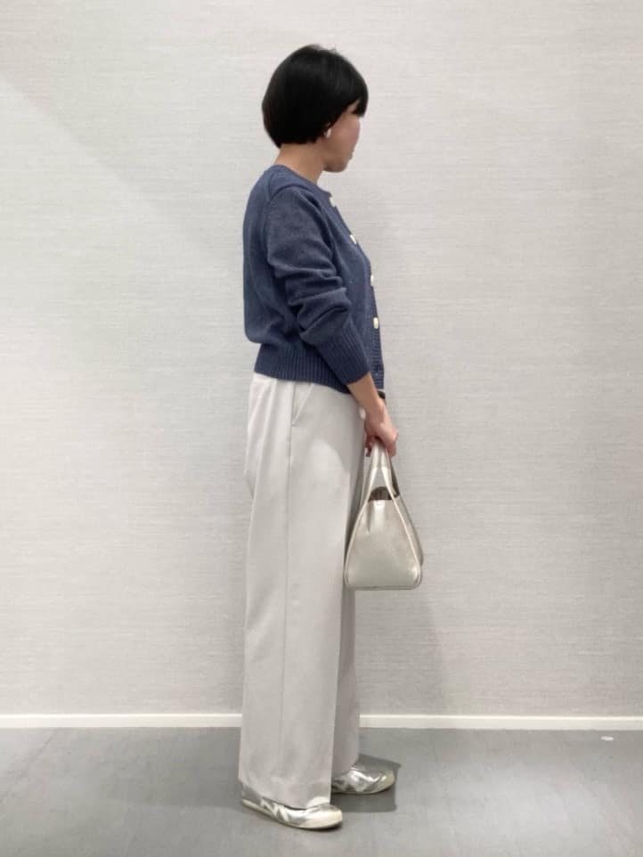 Yukoさんの「UNTITLED｜◆【後ろウエストゴム/きれいめ】ストレッチ ワイドパンツ」を使ったコーディネート